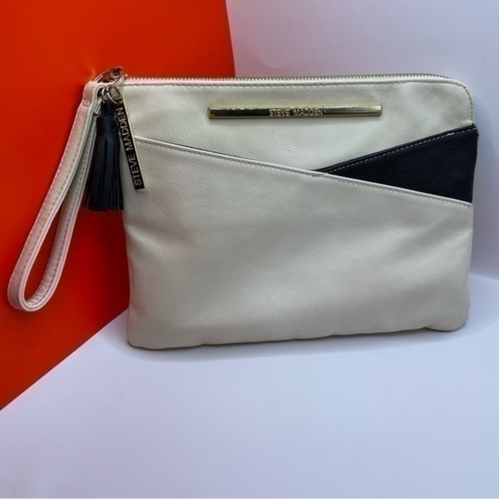 Steve Madden ❤️ Faux Leather Clutch Wristlet Purse, Ivory Cream & Black Bag
